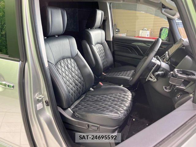 Mitsubishi DELICA 2022-10 6814694-8