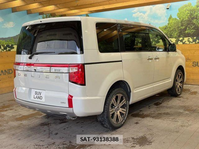 Mitsubishi DELICA 2021-04 6814688-18