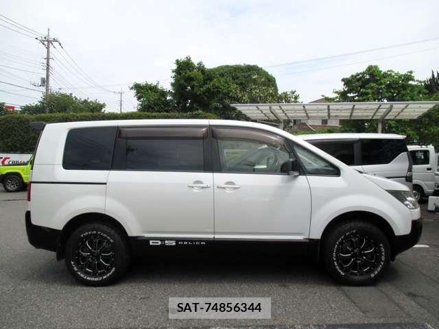 Mitsubishi DELICA 2018-03 6814703-9