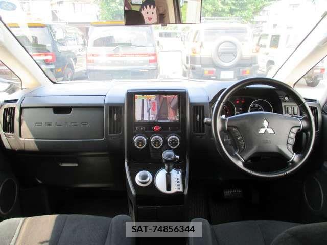 Mitsubishi DELICA 2018-03 6814703-1