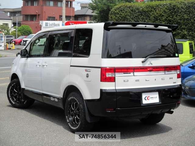 Mitsubishi DELICA 2018-03 6814703-2