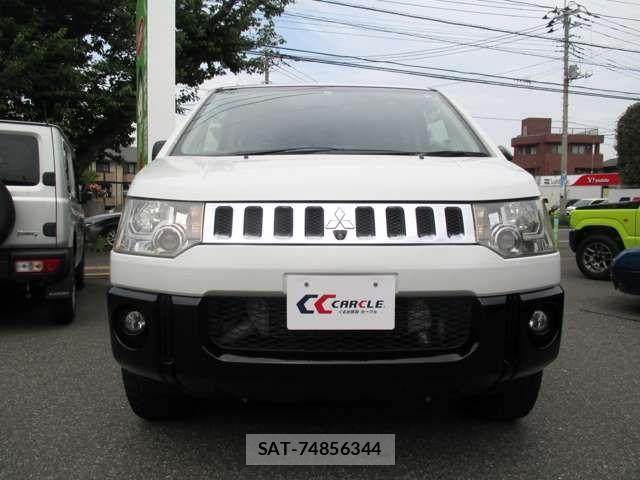 Mitsubishi DELICA 2018-03 6814703-3