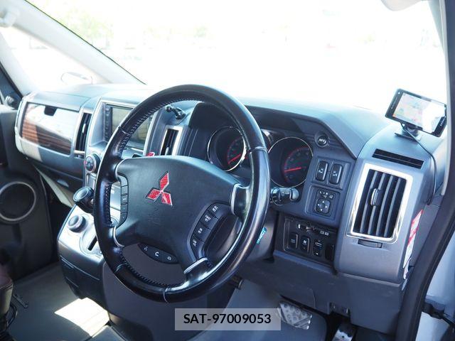 Mitsubishi DELICA 2008-04 6814708-1