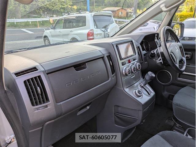 Mitsubishi DELICA 2009-03 6904336-8