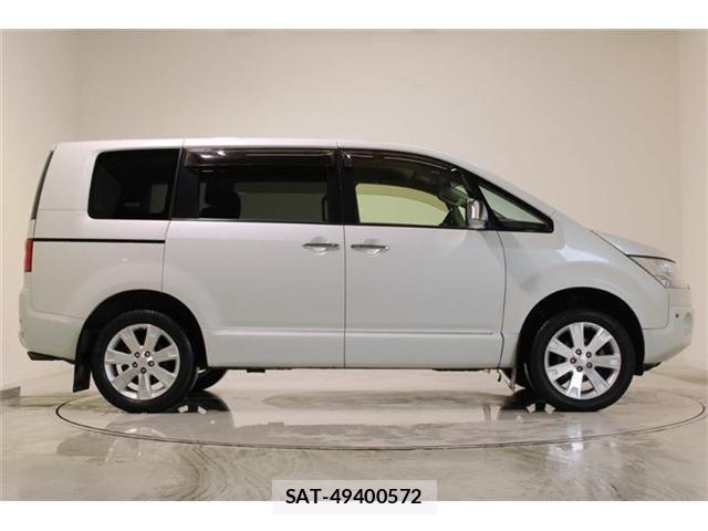 Mitsubishi DELICA 2016-01 6904330-11