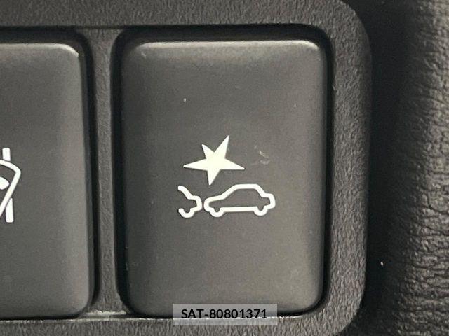 Mitsubishi DELICA 2022-01 6904303-4