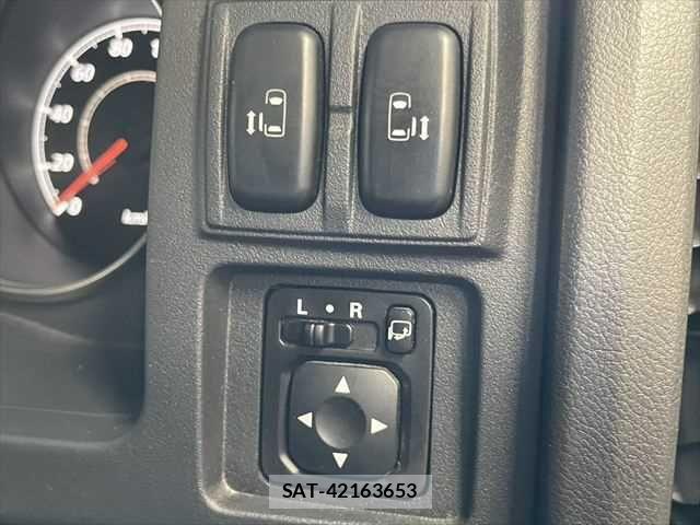 Mitsubishi DELICA 2018-06 6904329-6