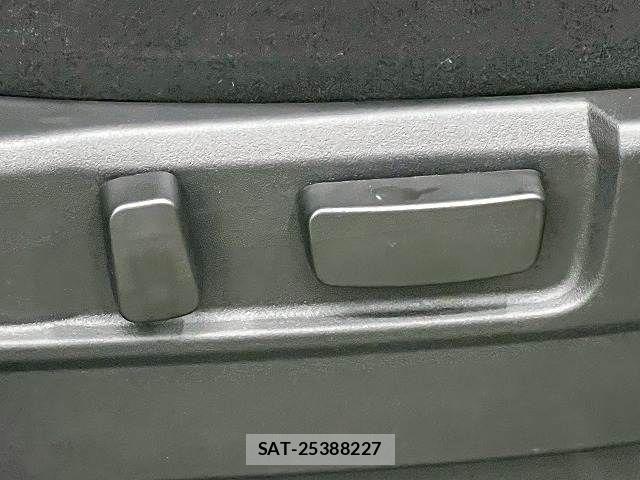 Mitsubishi DELICA 2025-08 6993142-6
