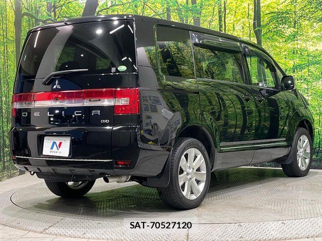 Mitsubishi DELICA 2017-06 7020360-16