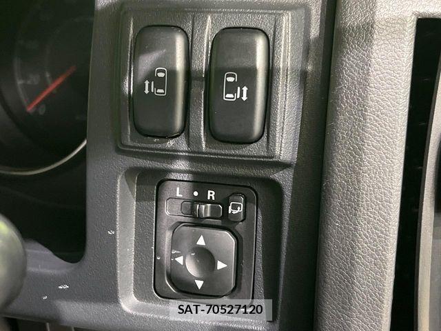Mitsubishi DELICA 2017-06 7020360-4