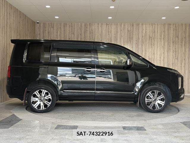 Mitsubishi DELICA 2019-04 7058303-17