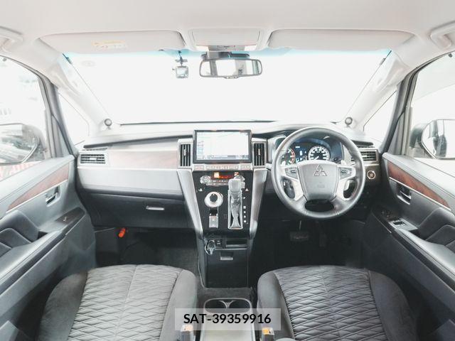 Mitsubishi DELICA 2022-07 7058293-1