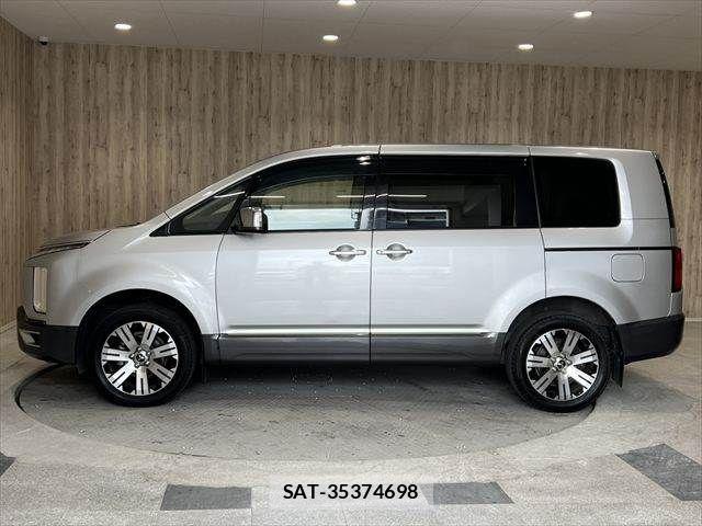 Mitsubishi DELICA 2019-02 7058301-18
