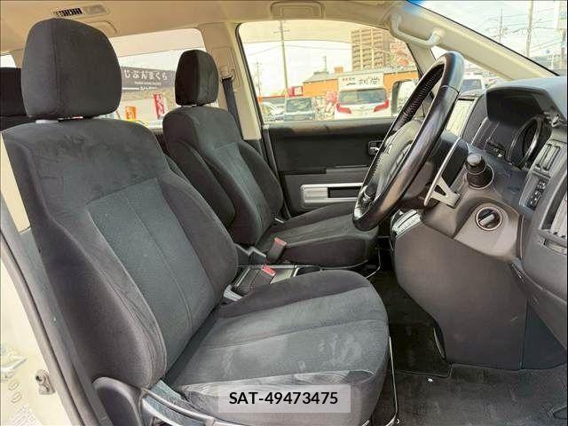 Mitsubishi DELICA 2016-03 7217514-8