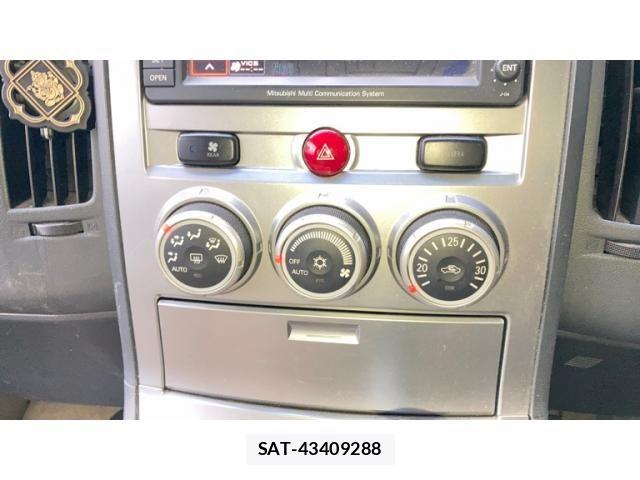 Mitsubishi DELICA 2009-11 7217490-13
