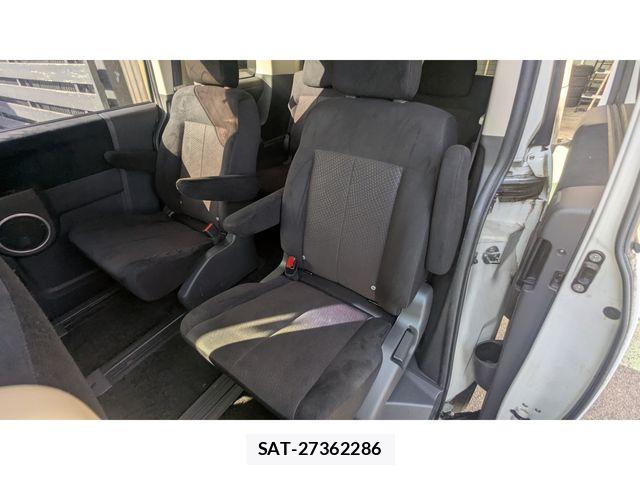 Mitsubishi DELICA 2014-07 7217502-12