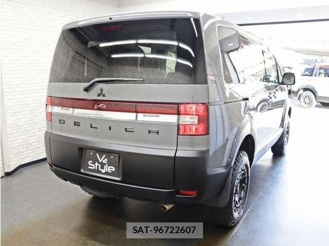 Mitsubishi DELICA 2014-08 7217503-17