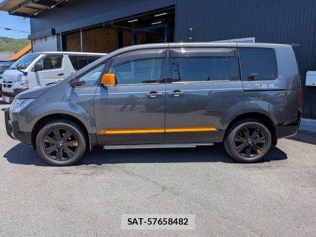 Mitsubishi DELICA 2017-09 7217516-22