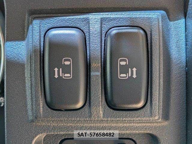 Mitsubishi DELICA 2017-09 7217516-5