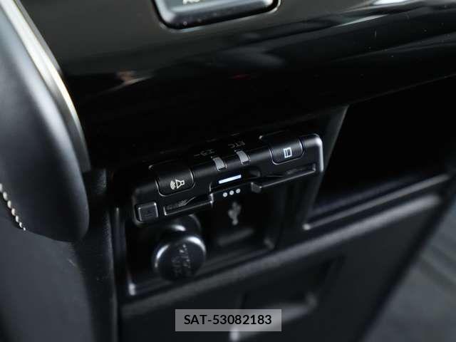 Mitsubishi DELICA 2023-12 7217556-17