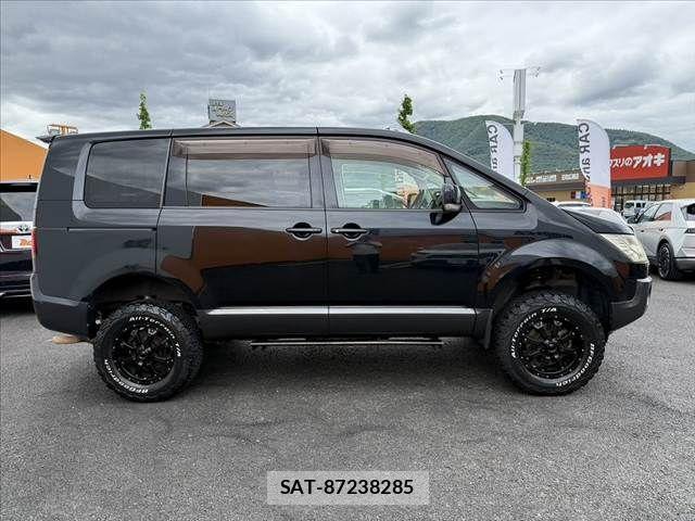 Mitsubishi DELICA 2008-09 7217487-11