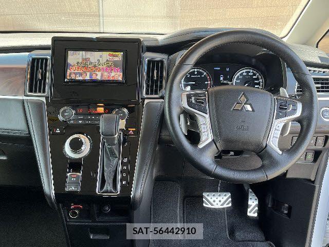 Mitsubishi DELICA 2025-02 7217602-1