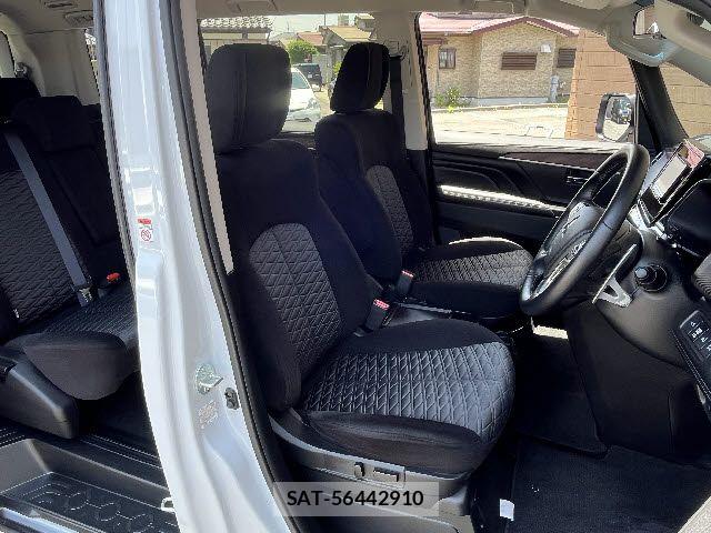 Mitsubishi DELICA 2025-02 7217602-3
