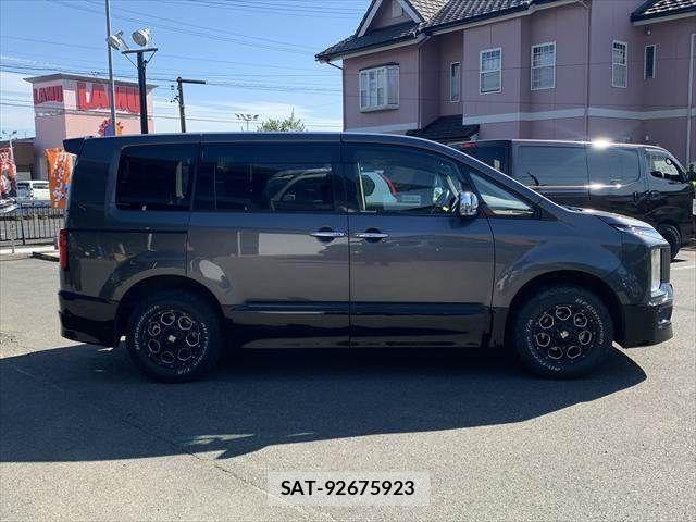Mitsubishi DELICA 2019-02 7217519-17
