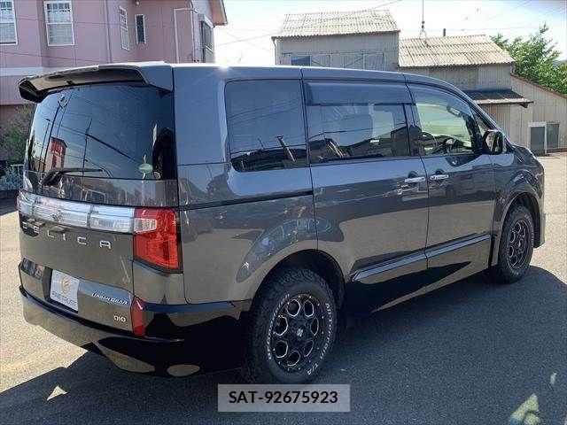 Mitsubishi DELICA 2019-02 7217519-18