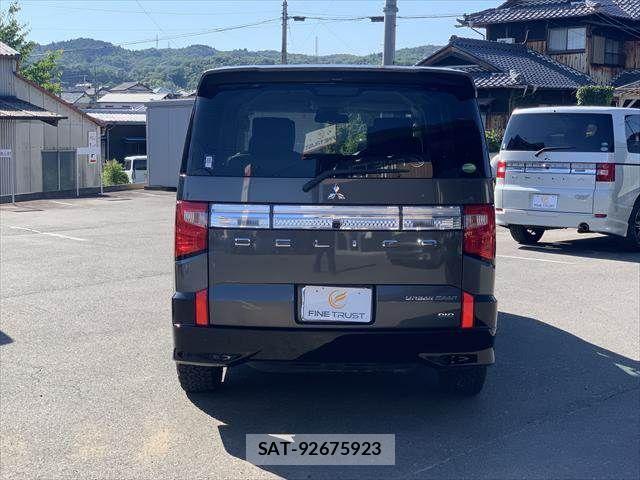Mitsubishi DELICA 2019-02 7217519-19