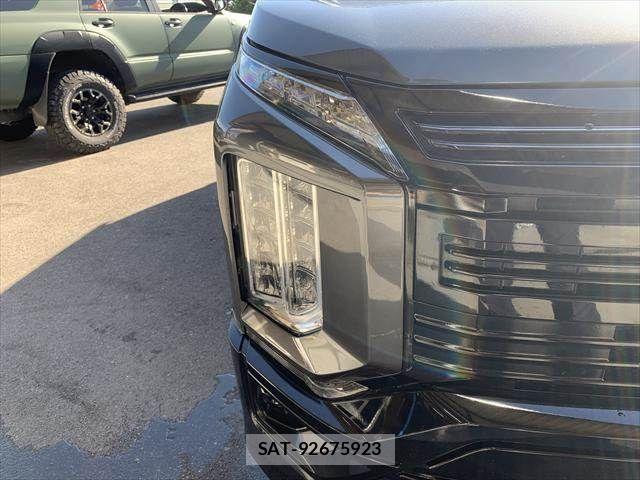 Mitsubishi DELICA 2019-02 7217519-23