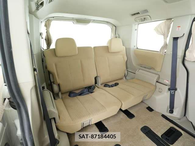 Mitsubishi DELICA 2011-06 7217489-7