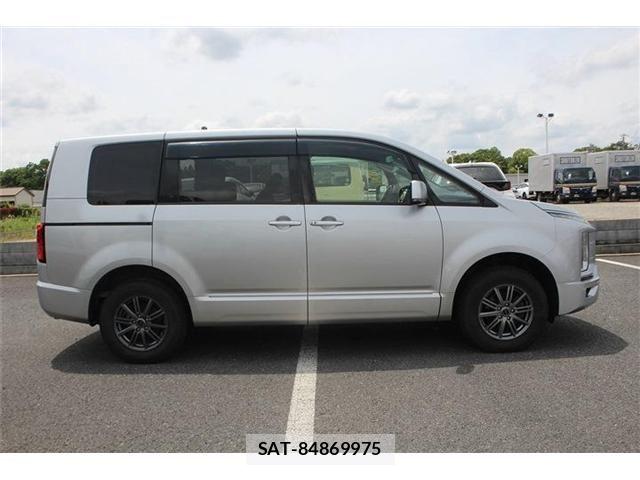 Mitsubishi DELICA 2019-04 7217532-12