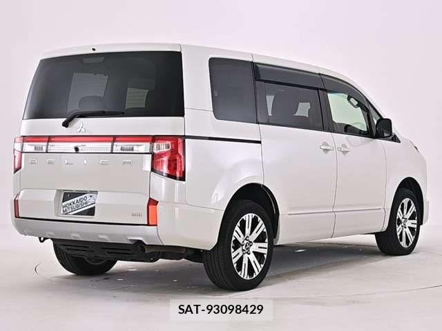 Mitsubishi DELICA 2021-09 7217540-18