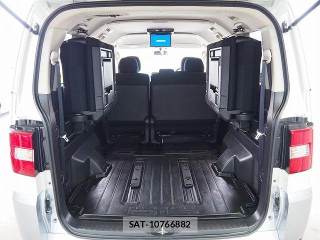 Mitsubishi DELICA 2015-02 7217505-10