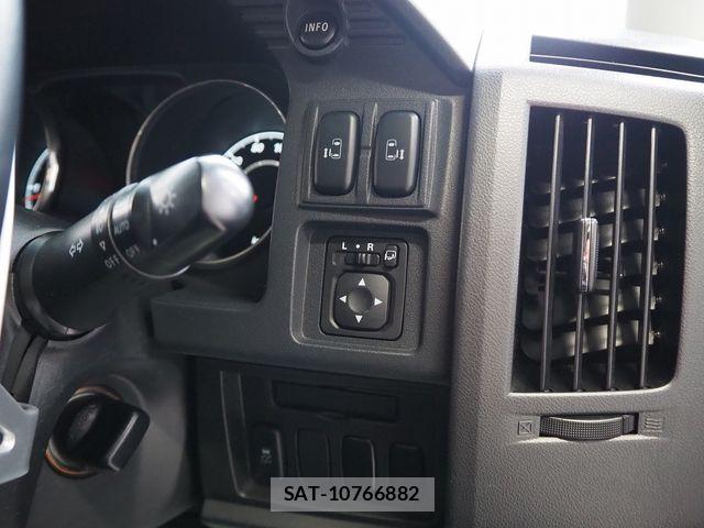 Mitsubishi DELICA 2015-02 7217505-16