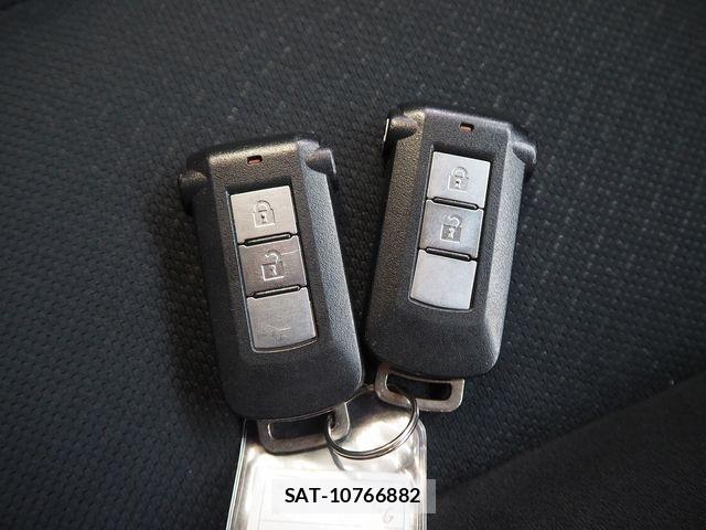 Mitsubishi DELICA 2015-02 7217505-18
