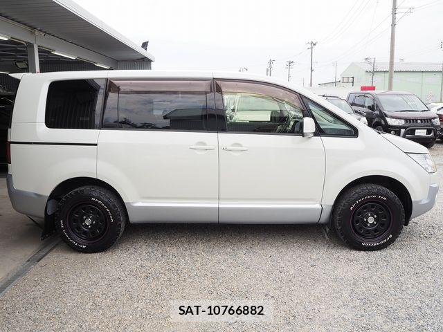 Mitsubishi DELICA 2015-02 7217505-20