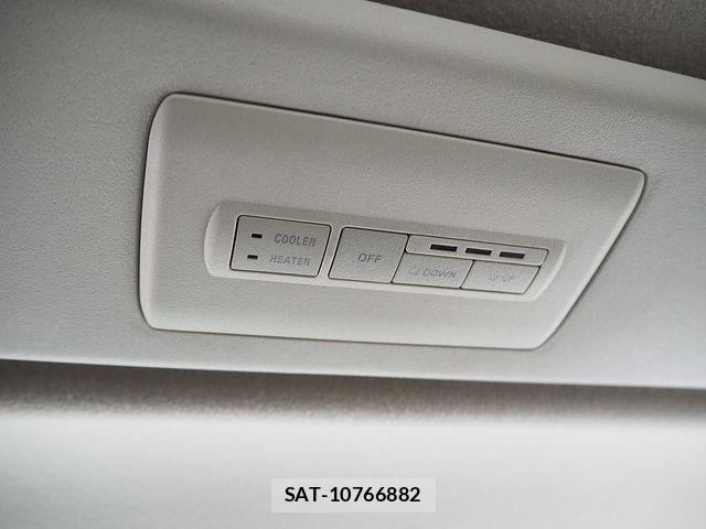 Mitsubishi DELICA 2015-02 7217505-28
