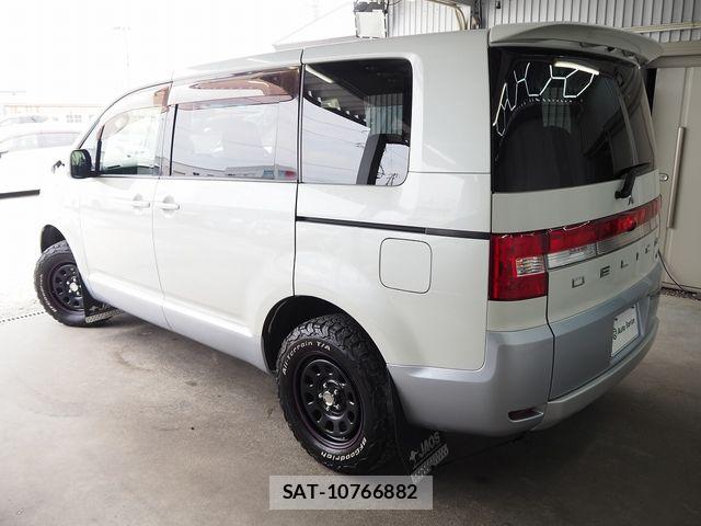Mitsubishi DELICA 2015-02 7217505-4