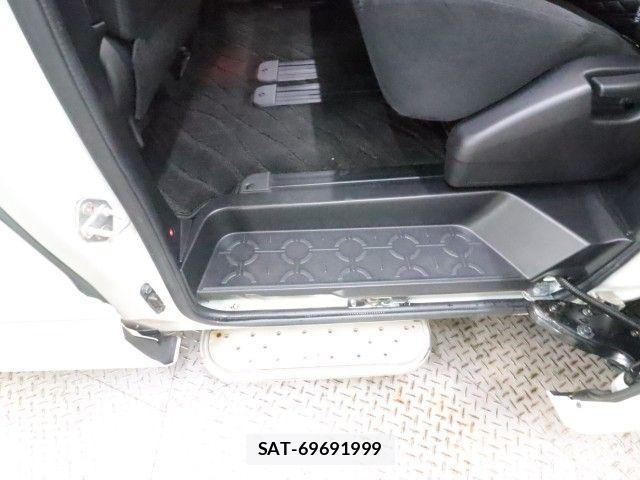 Mitsubishi DELICA 2019-05 7217533-9
