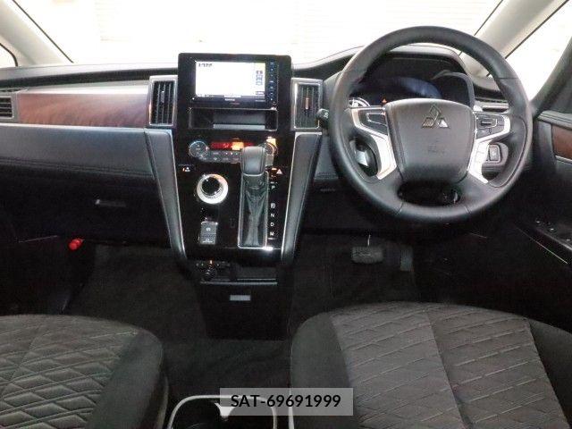 Mitsubishi DELICA 2019-05 7217533-2