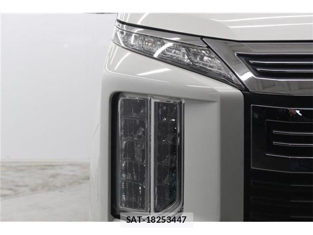 Mitsubishi DELICA 2019-03 7217530-11