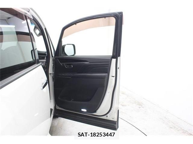 Mitsubishi DELICA 2019-03 7217530-29