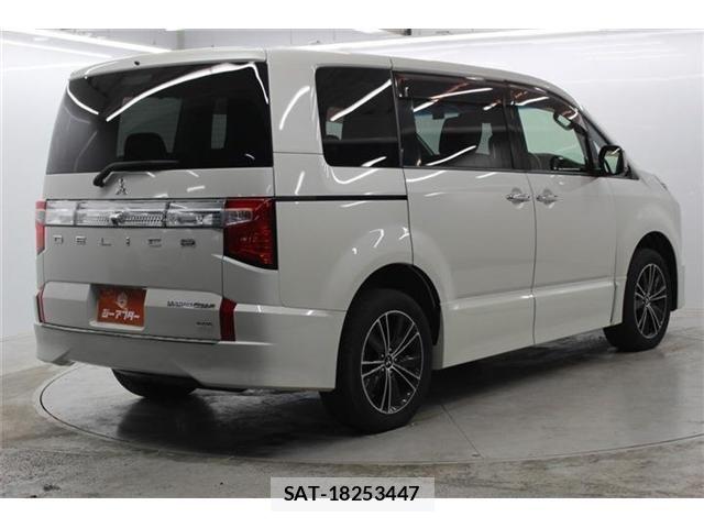 Mitsubishi DELICA 2019-03 7217530-4