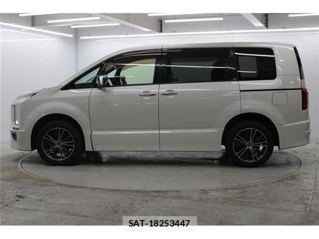 Mitsubishi DELICA 2019-03 7217530-7