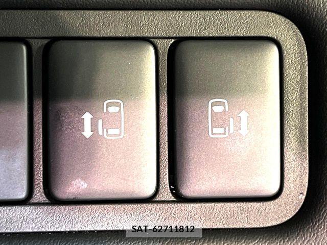 Mitsubishi DELICA 2024-09 7217592-5