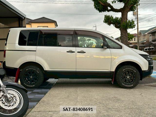 Mitsubishi DELICA 2011-03 7217488-12