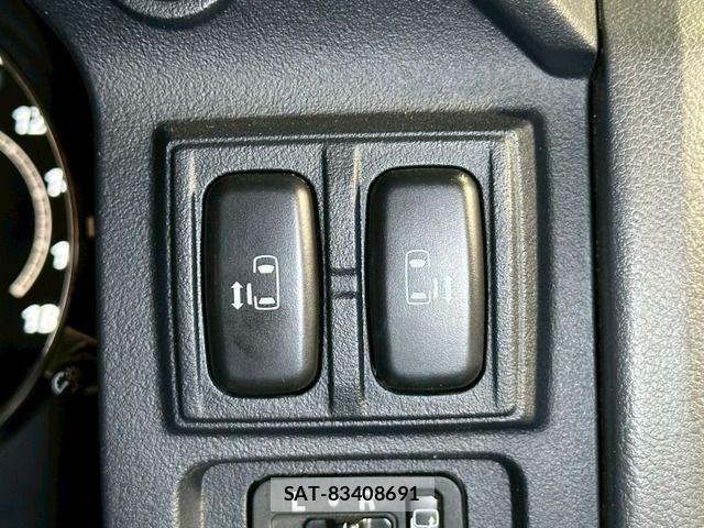 Mitsubishi DELICA 2011-03 7217488-2