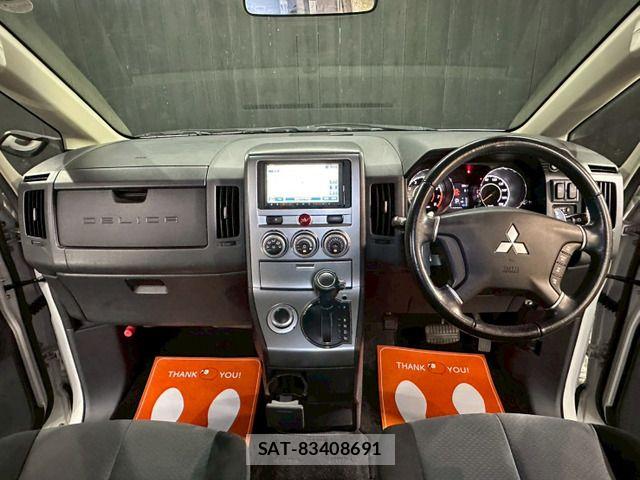 Mitsubishi DELICA 2011-03 7217488-4